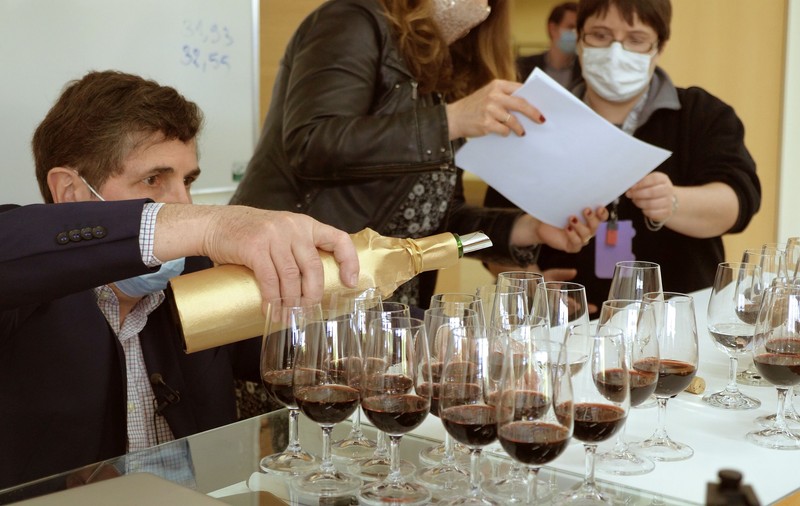 Cercetătorii au trimis 12 sticle de Petrus 2000 în spațiu, pentru 14 luni. Ce gust avea vinul de Bordeaux la revenirea pe Pământ