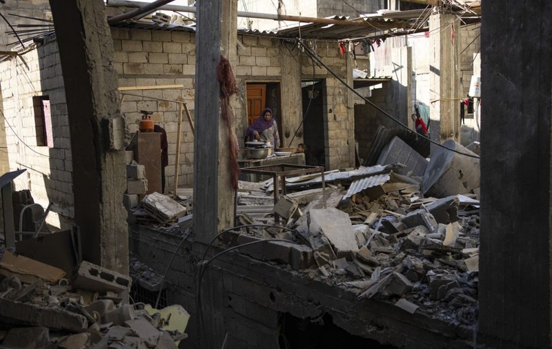 Lovituri israeliene intense asupra Rafah, oraș din sudul Fâșiei Gaza unde se adăpostește mai mult de jumătate din populația enclavei