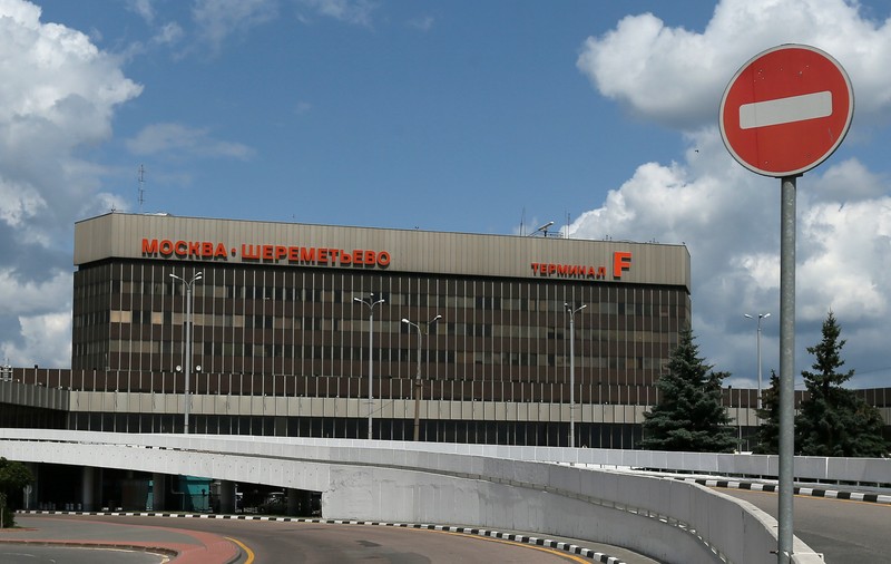 Un magazin Kalașnikov a fost deschis pe cel mai mare aeroport din Moscova