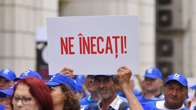 PROTEST-BUCURESTI  - AUSTERITATE - APELE ROMANE
