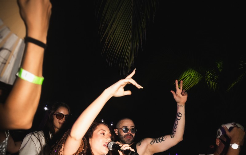 Imagini cu Nicole Cherry la petrecerea lui J. Balvin din Cartagena de final de turneu: „Seară incredibilă, plină de energie”