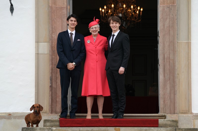Nikolai (stânga), regina Margrethe și prințul Felix. Foto: EPA