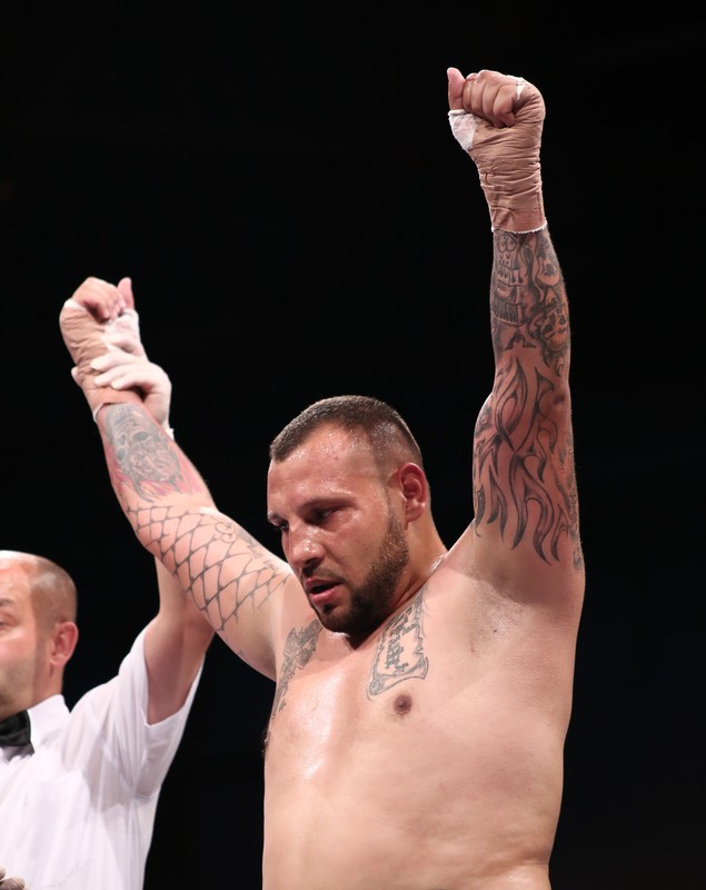 Stan ”Inimă de leu” boxează în numele fratelui! Acesta a fost ucis de față cu fiul său! GALERIE FOTO