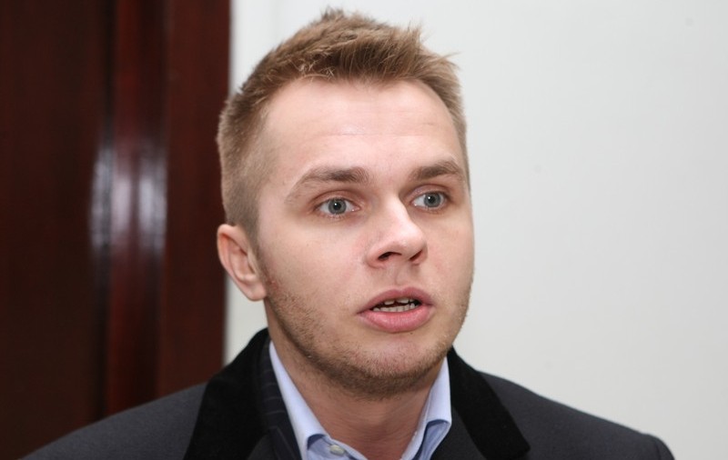 Impresionant până la lacrimi ce a văzut Codin Maticiuc la Spitalul Fundeni, unde a împodobit bradul pentru copiii bolnavi de cancer. "Tunsoarea care se asortează bolii și citostaticelor și branula clasică pe mână" | VIDEO