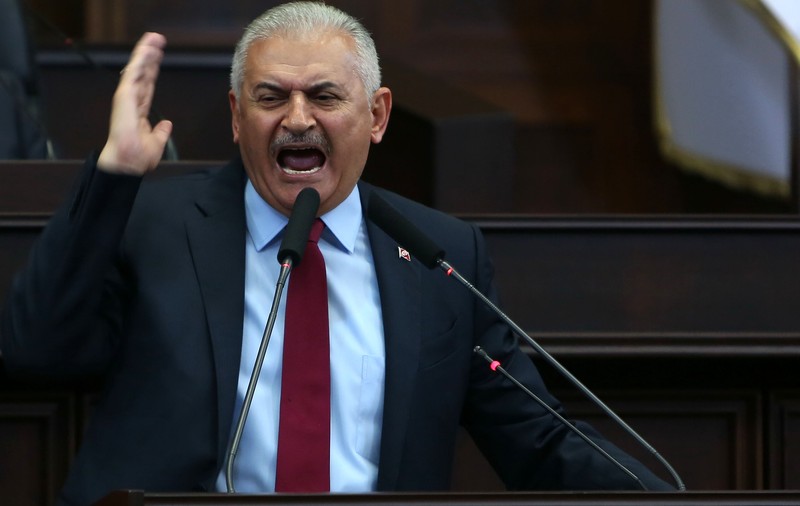 Premierul turc: „Forțele armate se vor subordona direct președinției, nu Ministerului Apărării. Garda prezidențială va fi dizolvată”