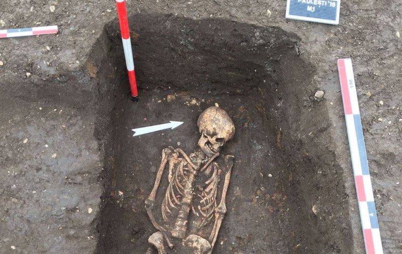 Mormânt vechi de peste 5.000 de ani descoperit în Prahova
