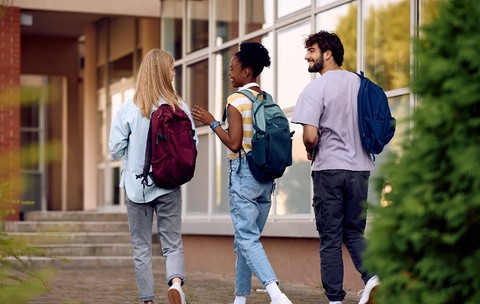 Administrația Trump a propus o taxă de 70.000 de dolari pentru studenții internaționali care doresc să lucreze în Statele Unite