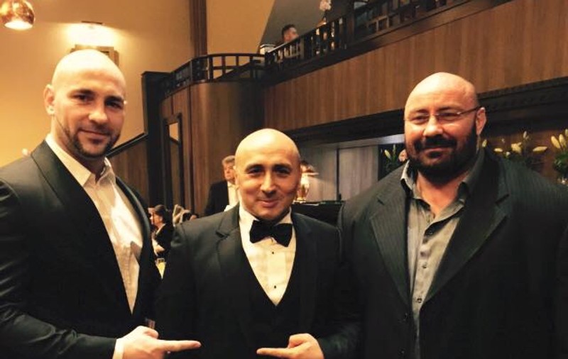 S-a ”înarmat” cu doi luptători de categorie grea. Marcel Pavel umblă cu întâriri!