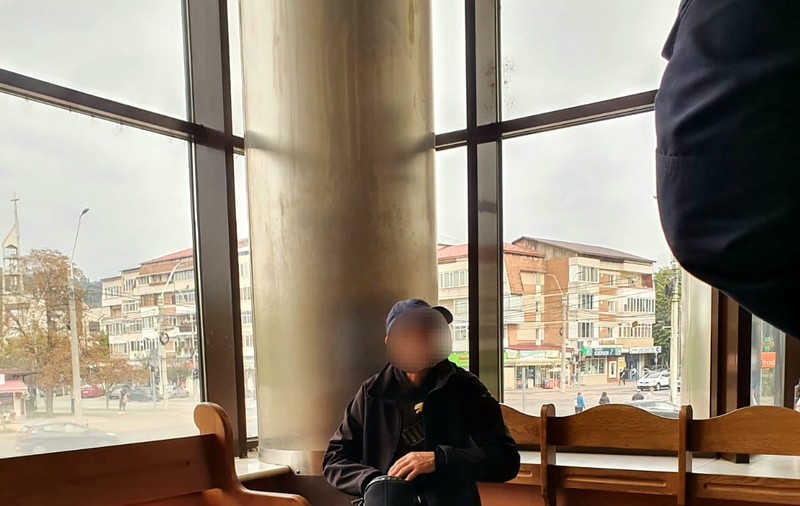 Un bărbat și-a dat foc pe scările Palatului de Justiție din Baia Mare. Au intervenit jandarmii