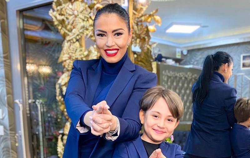 Cum își crește Andreea Mantea băiatul. David are 6 ani: „Nu sunt de acord cu parentingul de acum, că nu trebuie să îți cerți copilul. Eu prefer așa, cu papucul și cu mătura”