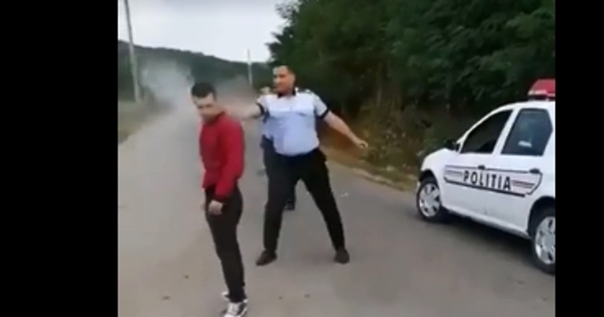 Bătaie generală între polițiști și mai mulți cetățeni. „Dați cu spray în femei?”. „Noi am aplicat o tactică polițienească!”