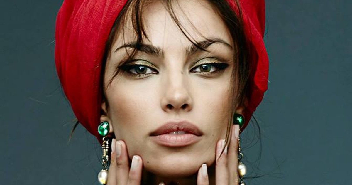 Ce bine arată Mădălina Ghenea. Super sexy în Grecia
