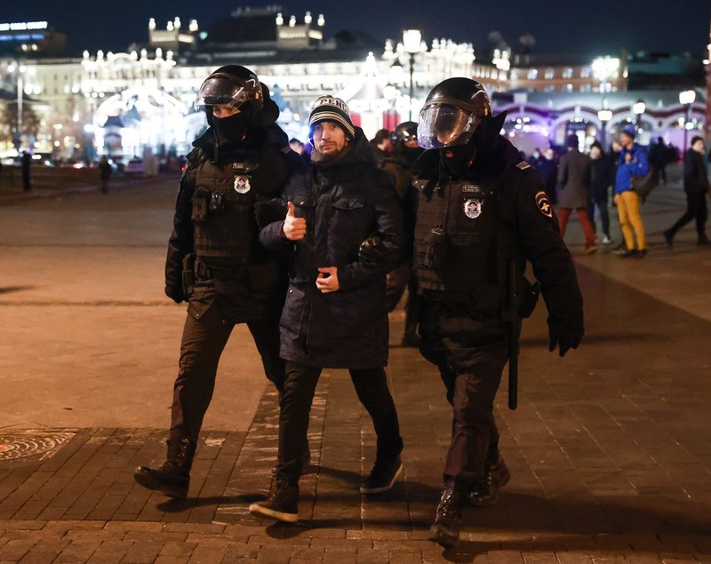 VIDEO | Proteste în Moscova și Sankt Petersburg. Rușii, din nou în stradă contra lui Putin. Printre arestați, o supraviețuitoare a asediului nemților asupra Leningradului