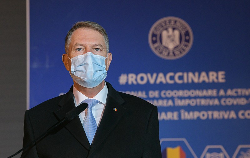 Klaus Iohannis îndeamnă românii să iasă duminică la vot: „Alegeți cu responsabilitate”