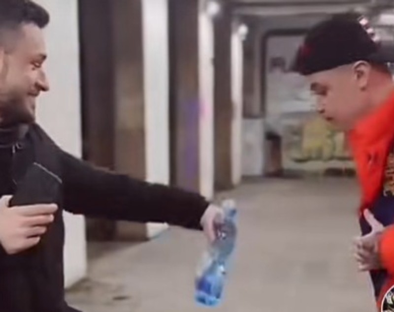 Vedetă cu milioane de aprecieri pe TikTok, bătută pe străzile din București. Primele imagini cu agresorul căutat de poliție