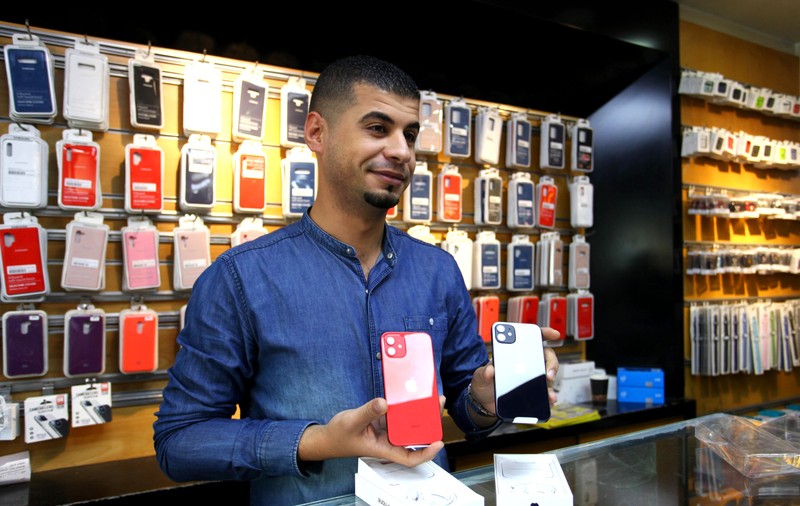 Apple lansează iPhone 13. Cum arată și ce funcții au noile modele