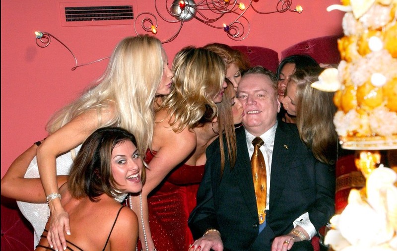 "Tăticul" revistei Hustler, Larry Flynt, SARE ÎN APĂRAREA celui care l-a LĂSAT PARALIZAT PE VIAŢĂ şi este CONDAMNAT LA MOARTE: "NU ÎL EXECUTAŢI"
