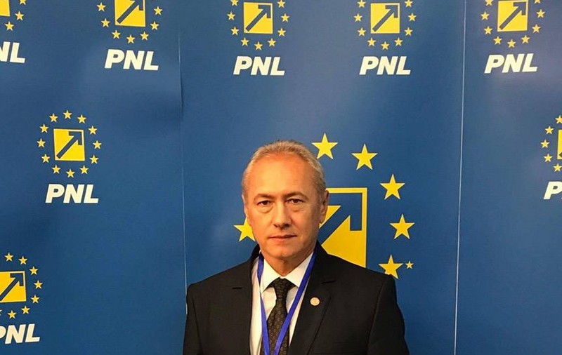 Un deputat, un primar şi un consilier care au fost la ședință cu senatorul Vergil Chiţac, depistați cu coronavirus. Chițac spune că nu îi cunoaște