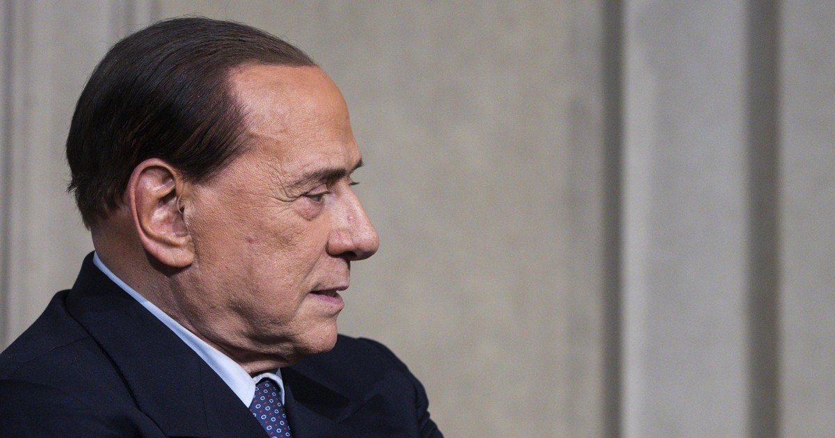 Berlusconi a anunțat că va candida la alegerile europarlamentare