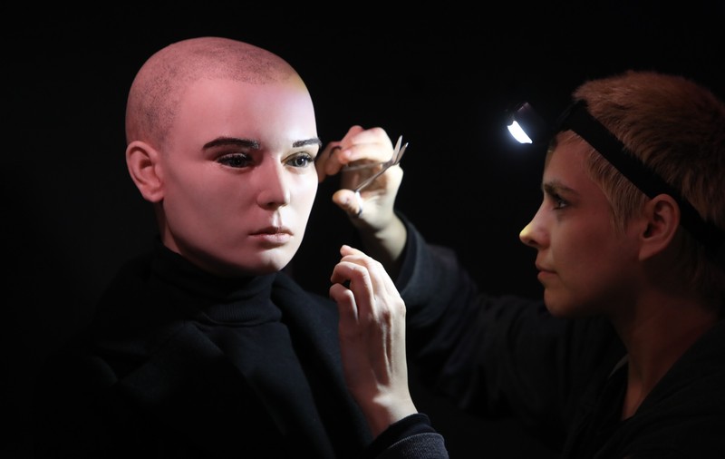 O statuie de ceară a lui Sinead O’Connor, retrasă dintr-un muzeu din Dublin după un val de critici. Fratele cântăreței: „Mi s-a părut hidoasă”