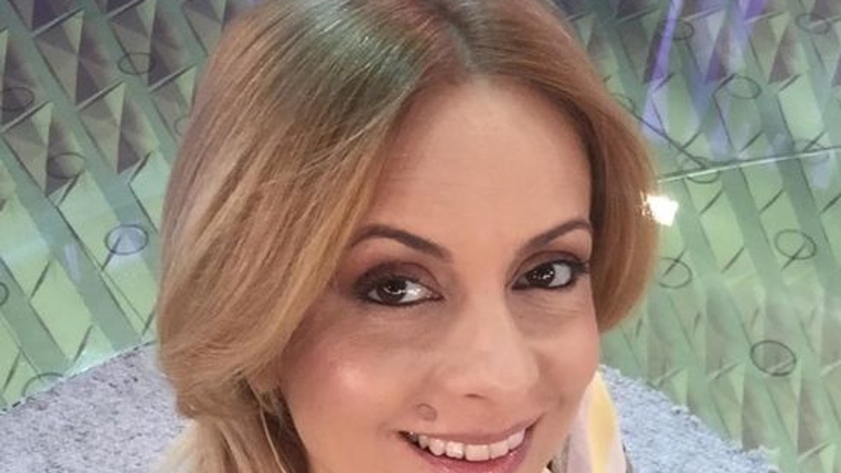 Simona Gherghe vorbește deschis despre viața de mămică. "Dincolo de zâmbet sunt multe. Oboseală cruntă, două-trei ore de somn pe noapte, cu furtuna hormonală post-partum"