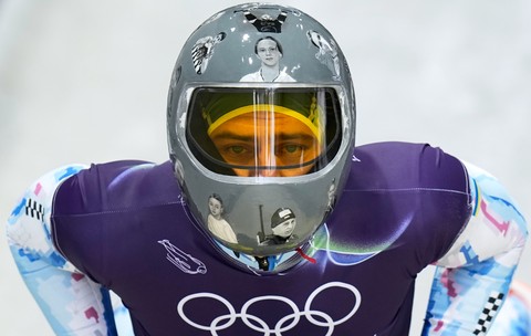 Un sportiv ucrainean a fost descalificat de la JO de iarnă fiindcă a purtat o cască în memoria eroilor ucraineni