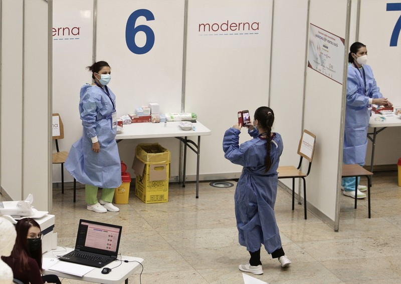 Un moment de relaxare înainte de începerea maratonului de vaccinare