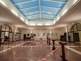Intrarea către secțiile de votare 158, 159 și 160 din cadrul Ambasadei României la Berlin