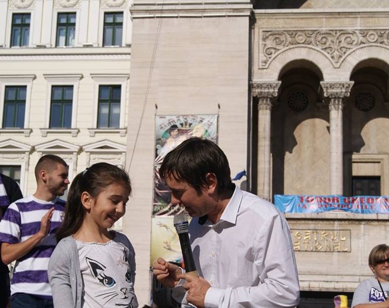 Timişorenii au strâns doar 2.500 de euro pentru proteza Kassandrei. ^Fetița are nevoie disperată de încă 7.500 de euro
