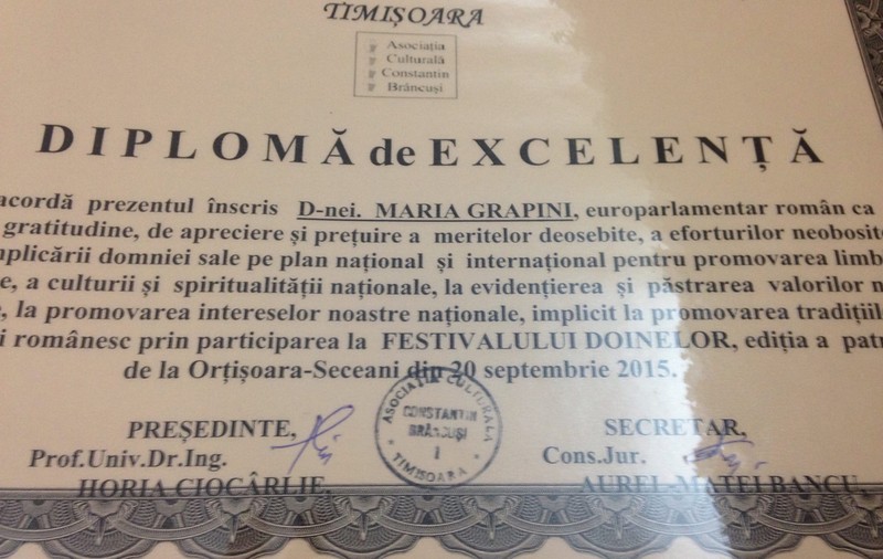 Ar putea fi cea mai tare glumă de lunea asta, dar... nu e!  Maria Grapini, premiată pentru promovarea limbii române de către o asociație culturală!