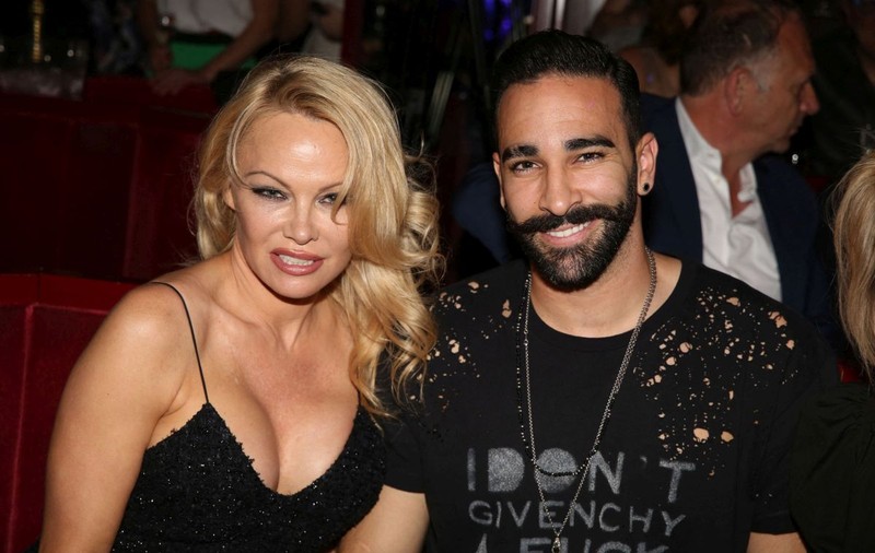 Pamela Anderson s-a despărţit de Adil Rami după ce a aflat că o înșela