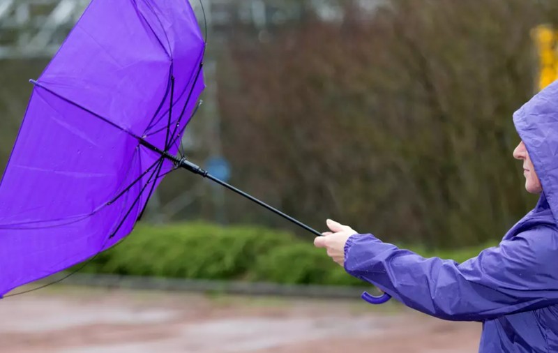 Prognoza meteo. Cod galben de vânt în București și opt județe. Harta zonelor vizate