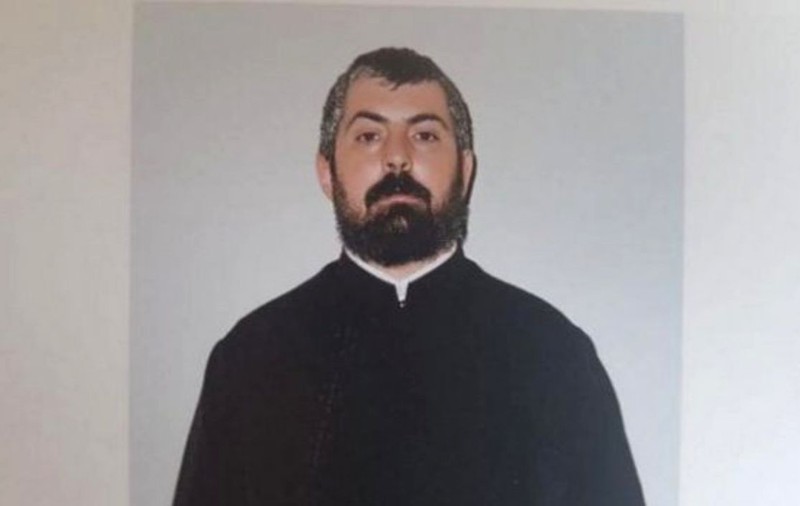 Preotul din Constanța arestat pentru pornografie infantilă avea cel puțin 12 conturi false de Facebook pentru a aborda minore