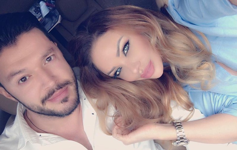 Tabloul perfect de familie. Bianca și Victor Slav și-au scos fetița la plimbare