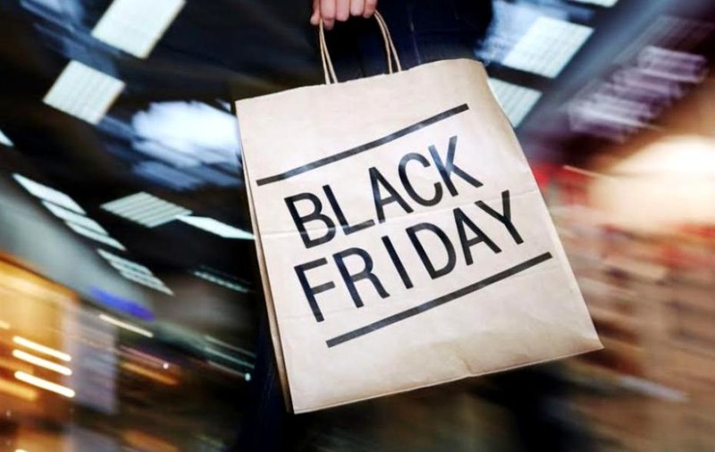 Adevăratul Black Friday are loc vineri la nivel mondial. Oamenii se întorc la stilul de cumpărături de dinainte de pandemie