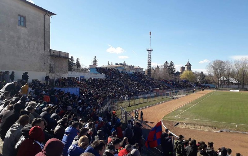 Liga 2, etapa a 24-a. Derby la Târgoviște: Chindia - Petrolul Ploiești 0-0. Meci slab, cu incidente între fani. U Cluj a bătut la Oradea