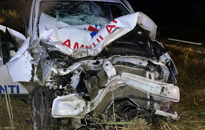 Pacient mort după ce ambulanța care îl transporta a fost implicată într-un accident, la Tulcea