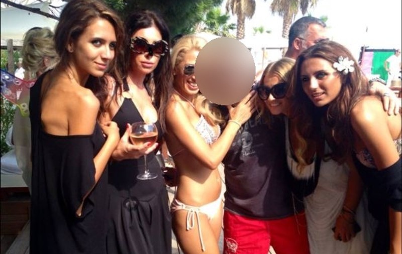 "RĂSFĂŢATUL DOROBANŢIULUI", VACANŢĂ DE LUX la ST TROPEZ! A spart zeci de mii de euro pe CAMERE DE HOTEL şi ŞAMPANIE! 