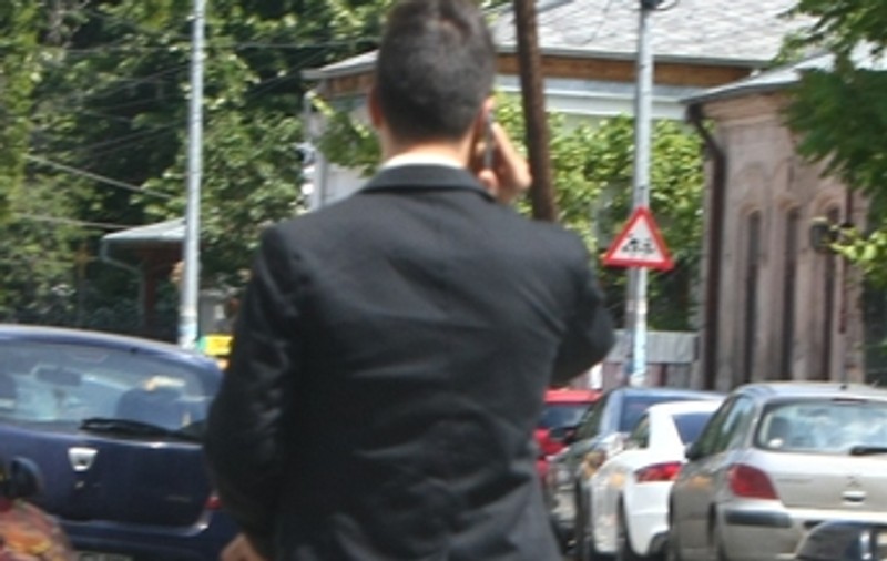 UN CÂNTĂREȚ de la NOI, fără PIC de STIL! Uite CE COMBINAȚIE ORIBILĂ a reușit să facă! FOTO