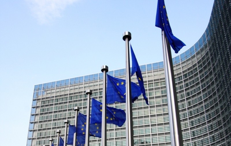 Raport devastator al Comisiei Europene: Guvernul nu are de gând să reducă deficitul bugetar, vrea să modifice Pilonul II de pensii și are nevoie de acordul UE pentru split TVA