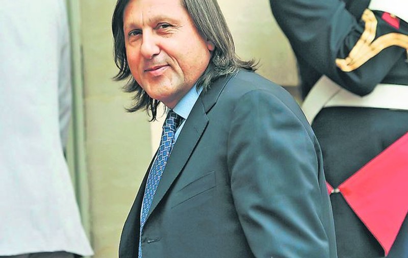 Românii plătesc taxe mai mari decât francezii, deşi au salariile mult mai mici. Supărat, Ilie Năstase s-a hotărât: «Mă mut în Rusia, după Depardieu»
