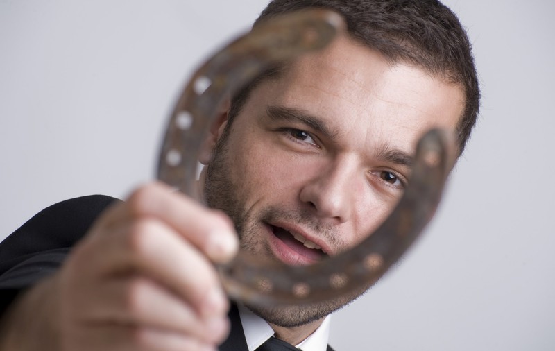 TRADIŢII şi SUPERSTIŢII pentru PRIMA ZI A ANULUI! Ce SĂ FACI şi SĂ NU FACI pentru un 2015 cu NOROC şi SĂNĂTATE