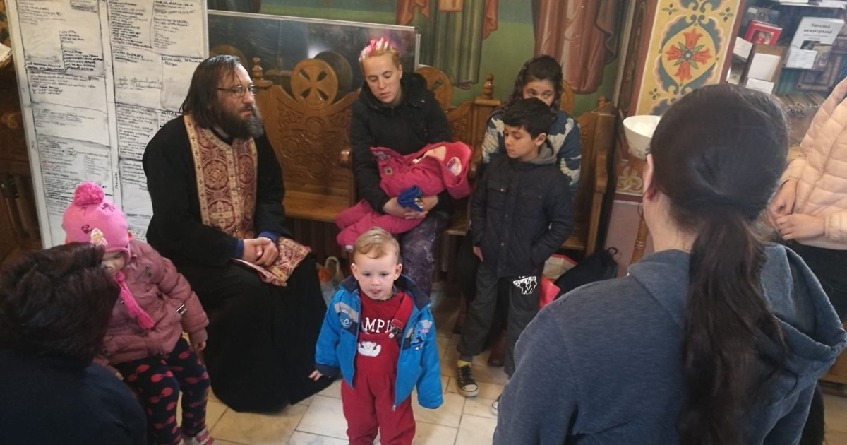 Preotul Damaschin din Iași a dat pachete de Paște pentru 4.000 de copii din familii nevoiașe