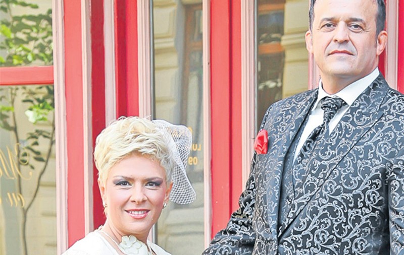 Dintre toate cadourile de la nuntă, lui Teo Trandafir i-a plăcut cel mai mult cel de la tatăl lui Constantin. Vezi ce i-a dăruit! | EXCLUSIV