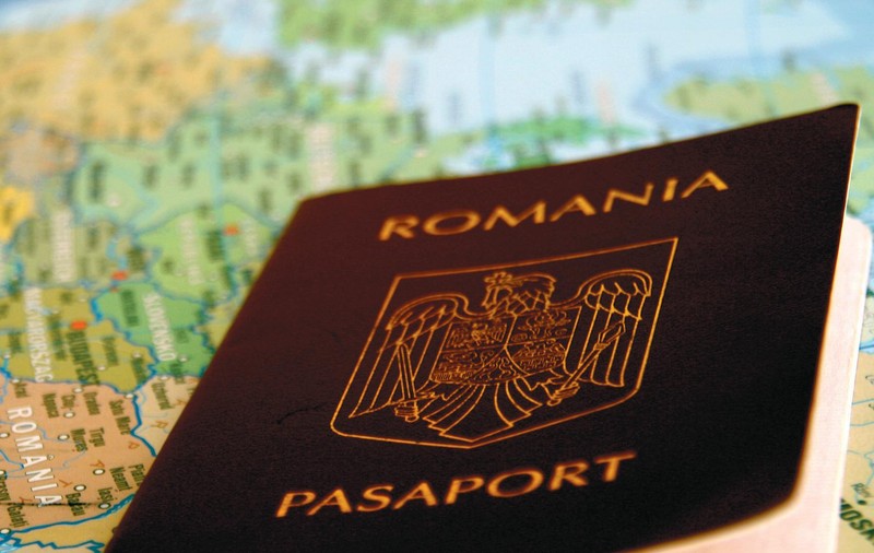 Copiii nu mai pot fi incluşi în paşaportul părinţilor