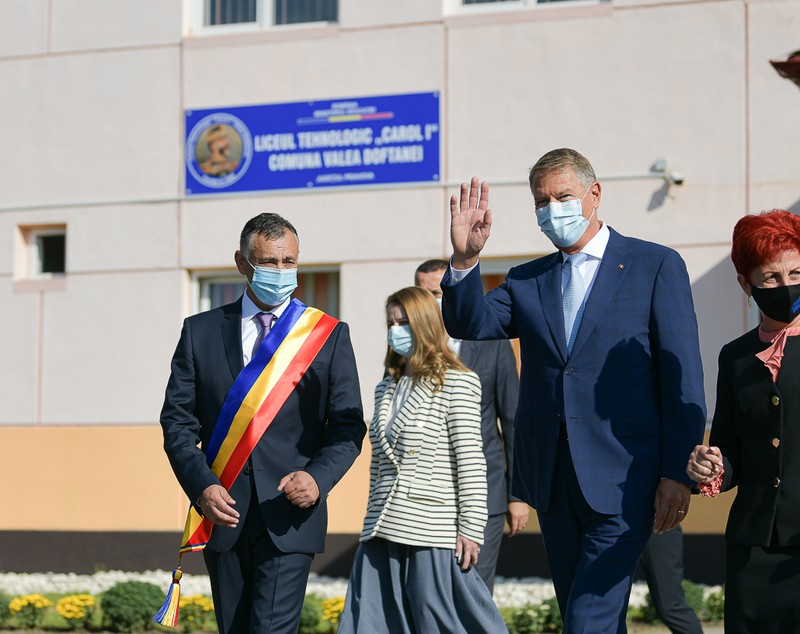 Klaus Iohannis, în prima zi de școală 2021: „Menținerea școlilor deschise, cu prezență fizică, depinde de fiecare dintre noi”