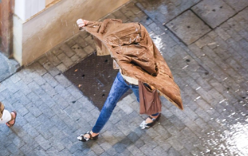 Grindină și furtuni în Valencia, Castellon și Alicante. Alertă MAE pentru români