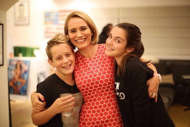 Andreea Esca s-a apucat de gătit la 44 de ani. Motivul este incredibil. Vedeta alături de cei doi copii
