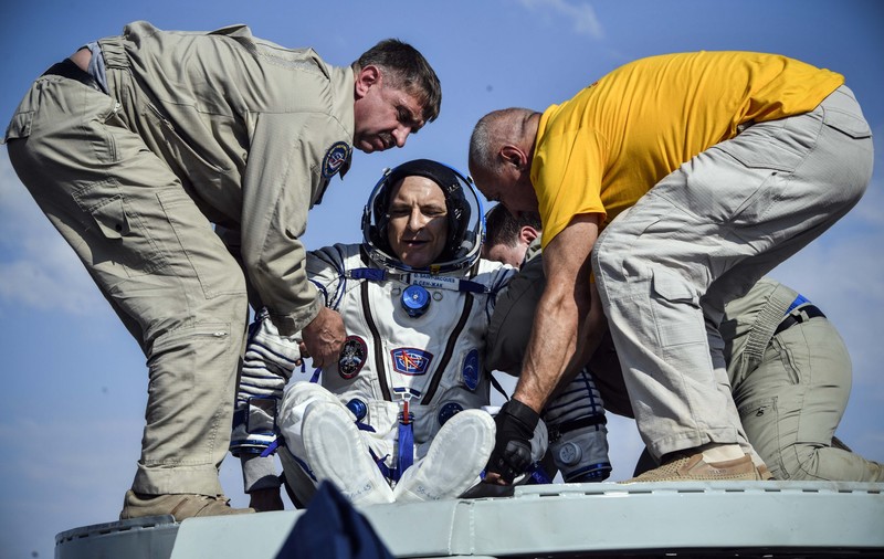 FOTO | Trei astronauţi s-au întors pe Terra după şase luni în spaţiu la bordul ISS