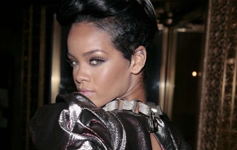 Rihanna: ''Toate femeile pot ajunge victime ale violenţei domestice''